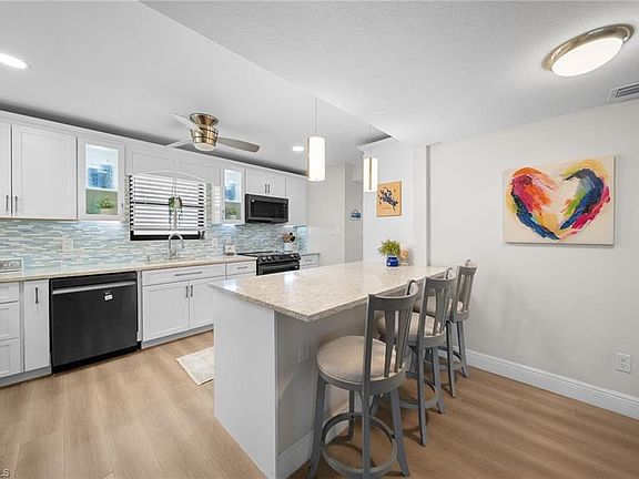 5th image of 845 Collier CT #505