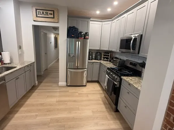 819 E 2nd St Floor 3, Boston, MA 02127