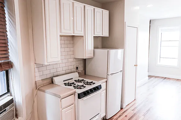 Rented by Level Group | media 9