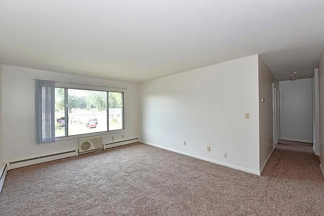 2 bed, 860 sqft, $1,300 — Photo 3