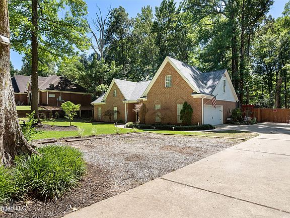 2nd image of 1263 Dogwood Hollow Dr