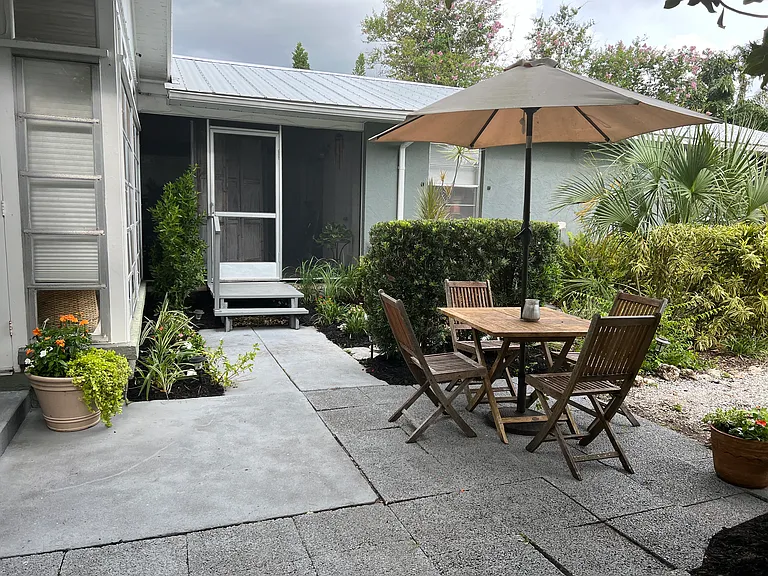 2216 Hibiscus St — Photo 9