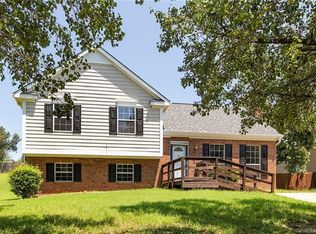 1106 Yorkdale Dr, Charlotte, NC 28217