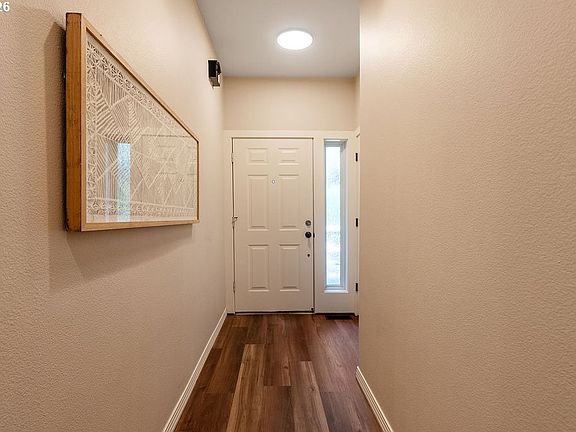 3rd image of 15520 SW Neptune Ln