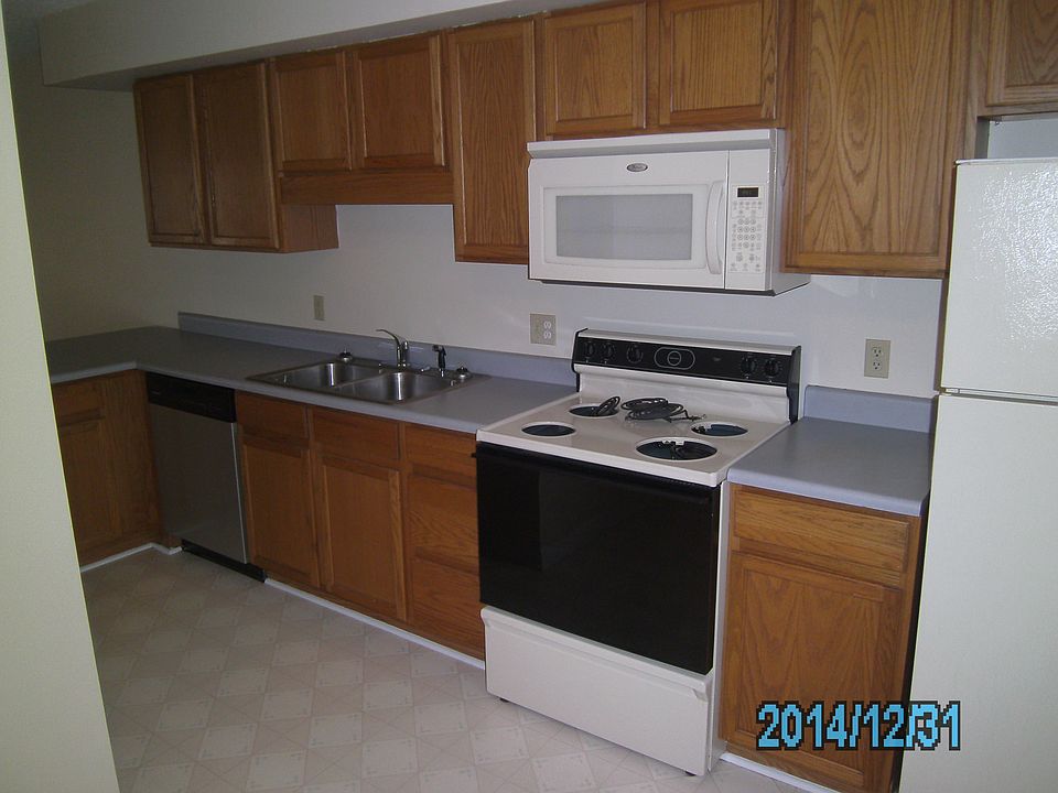 1st image of 225 Washington St Unit 4