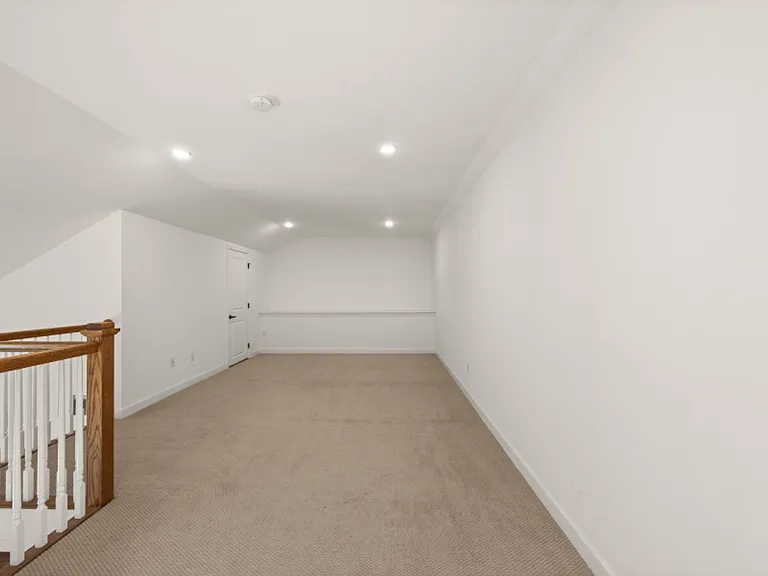 653 Delaware Ave — Photo 10