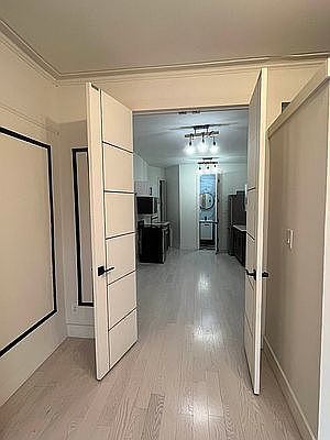 3rd image of 620 Park Pl #3L