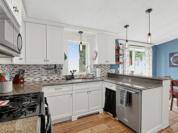 5th image of 3203 Thompson Rd