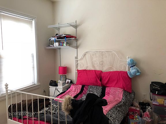 4th image of 3509 Lancaster Ave #3F