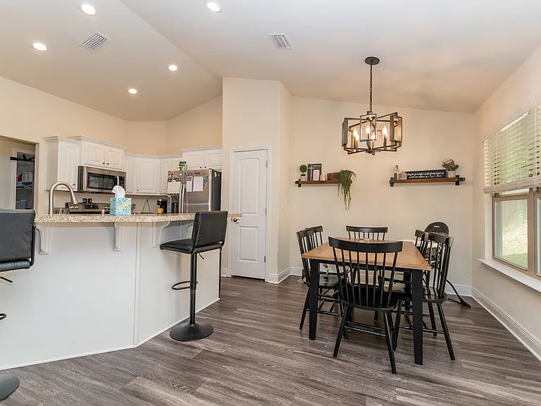 428 Triton St — Photo 4
