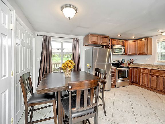 4th image of 10913 Deerfield Dr