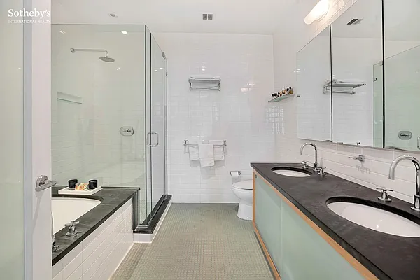 Sold by Sotheby's International Realty | media 7
