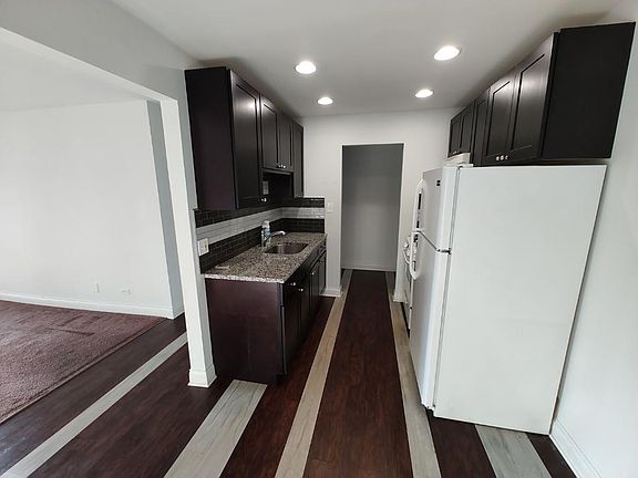 4th image of 11245 S Harlem Ave APT B4