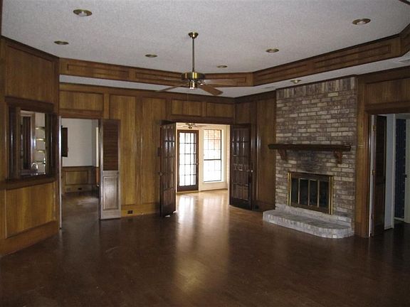 2nd image of 2500 San Gabriel Dr
