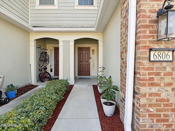 4th image of 6806 ROUNDLEAF Drive