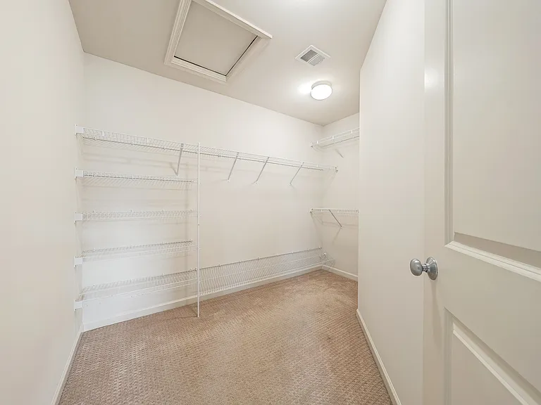 42230 Castle Ridge Sq — Photo 22