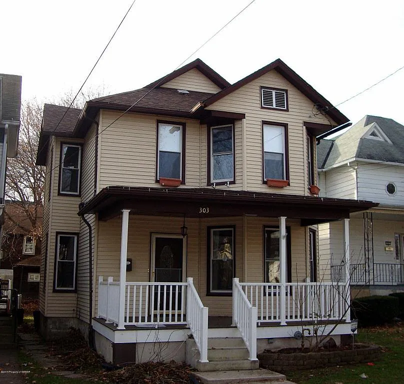 303 York Ave photo 1