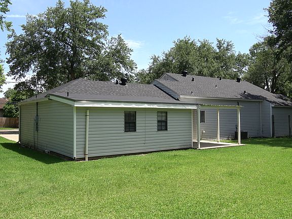 3rd image of 1220 Avenue H