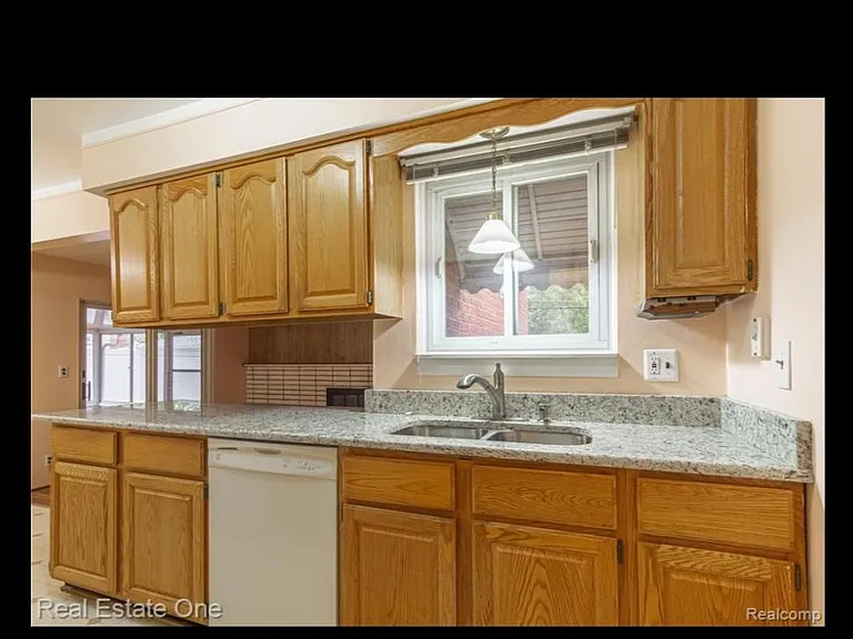 29735 Boewe Dr — Photo 6