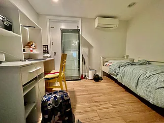 Rented by R New York