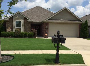 3036 N Azure Ave, Fayetteville, AR 72704
