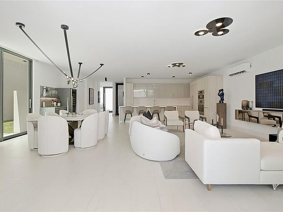 3rd image of Riviera Parkview # 25