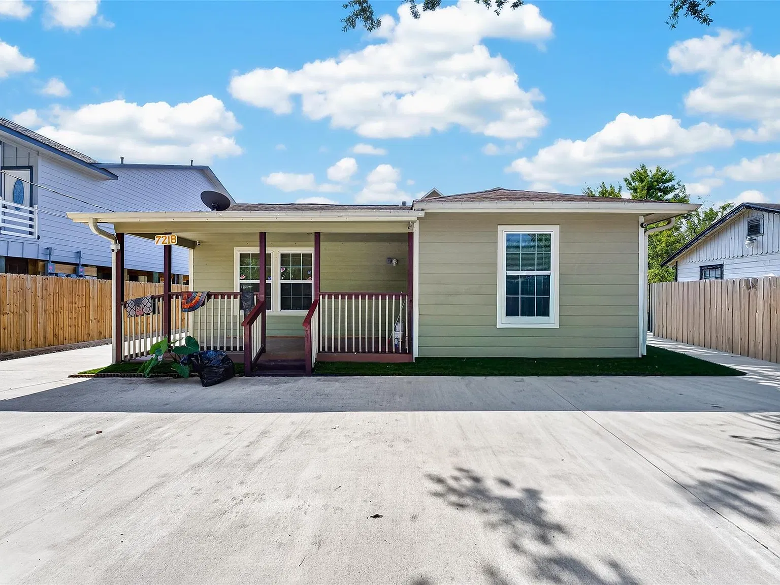 2 bed, 1.0 bath, 968 sqft, $1,450 — Photo 1