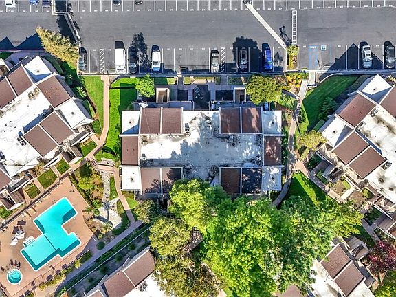 5th image of 3054 Associated Rd Unit 22