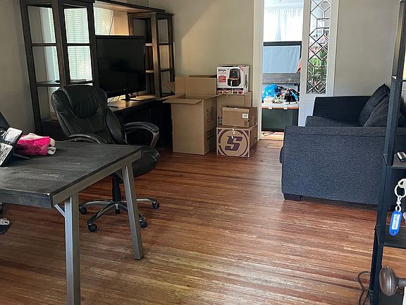 5th image of 2127 Heights Ave