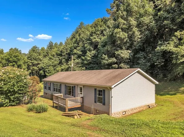 422 Old Tram Rd, Saltville, VA 24370