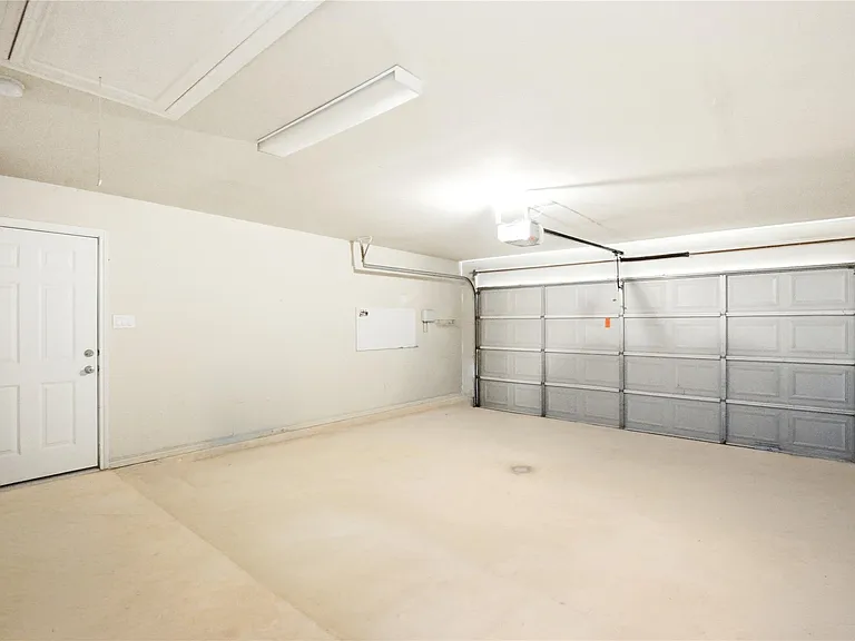 1702 Fantasy Woods Dr — Photo 38
