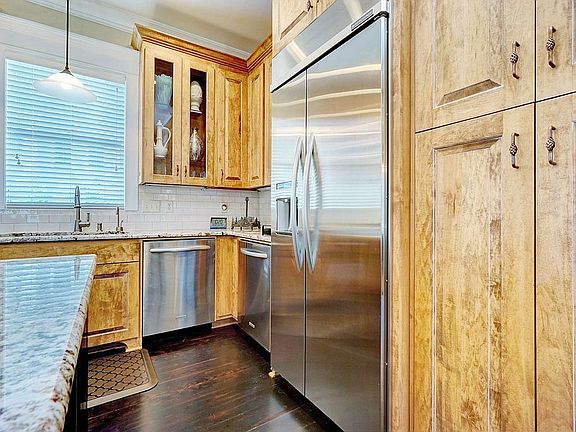 5th image of 4571 E Beach Dr