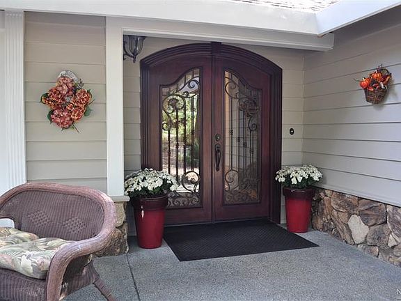 3rd image of 16557 Arnold Dr
