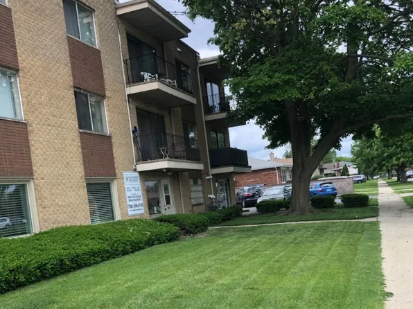 10232 S Kenton Ave APT 302, Oak Lawn, IL 60453