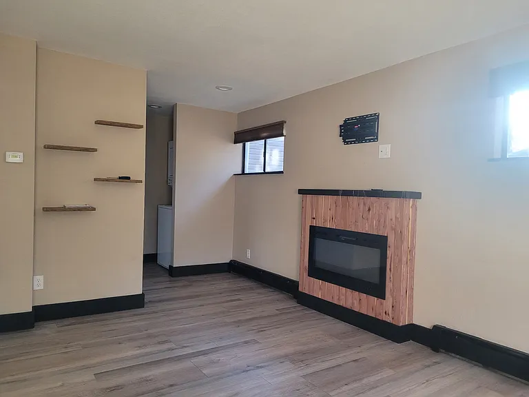 727 Lookout Mountain Rd #B — Photo 1