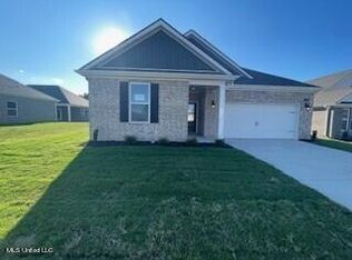 23 Harvest Dance Dr, Byhalia, MS 38611