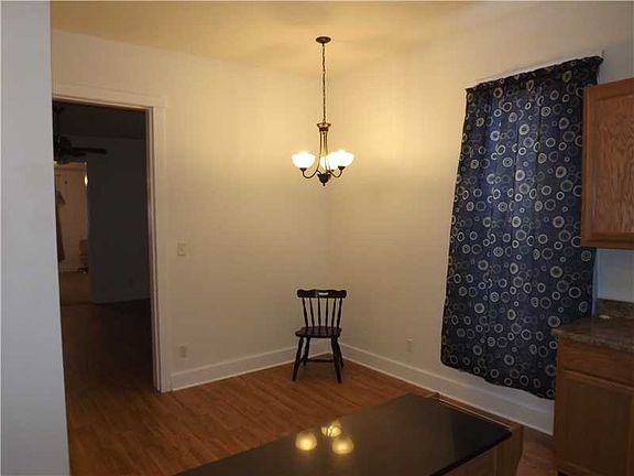 5th image of 342 W Locust St