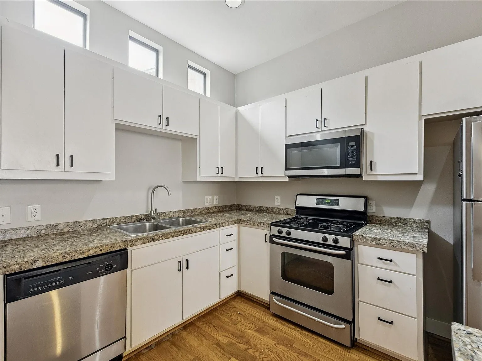 2 bed, 2.0 bath, 1578 sqft, $1,650 — Photo 4