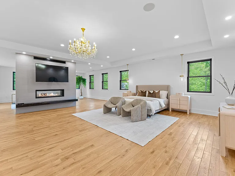 608 Walker Rd — Photo 18