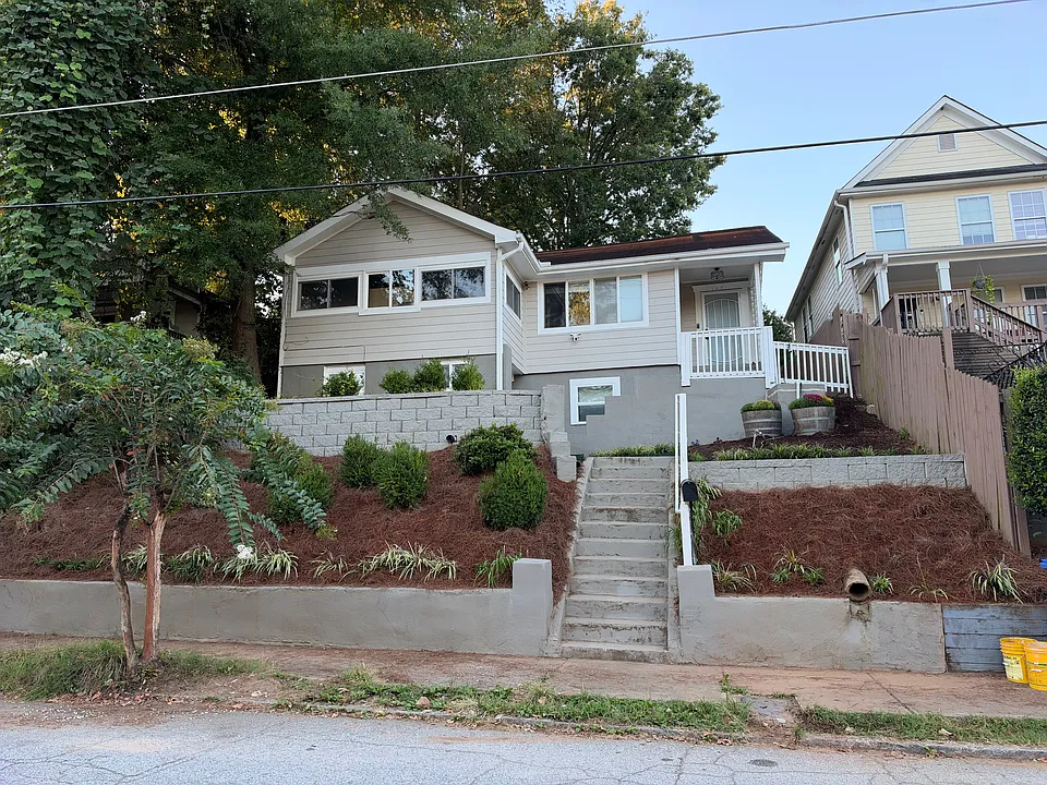 123 Vanira Ave SE #1