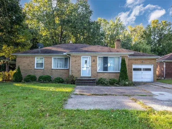 5560 E Lake Rd, Sheffield Lake, OH 44054