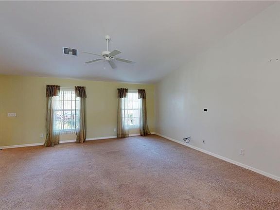 4th image of 2218 Jacaranda Pkwy W