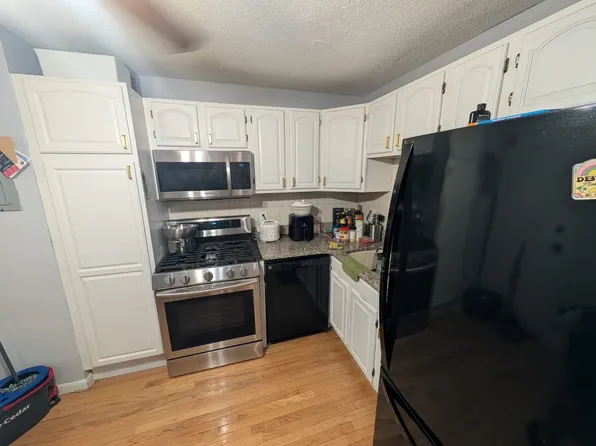 20 Dix St, Dorchester, MA 02122