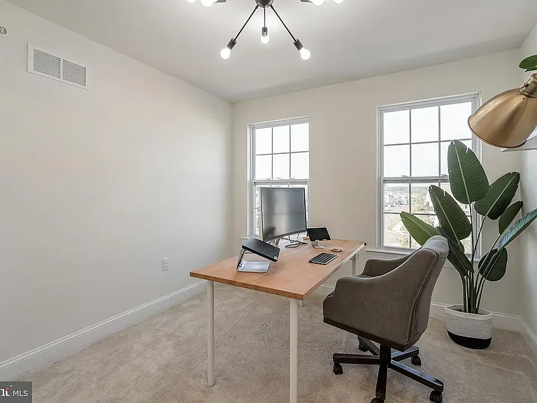 350 Flintrock Ct — Photo 29