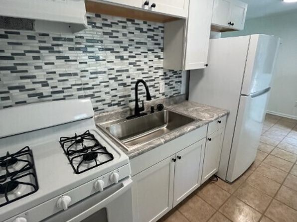 1135 Lost Nation Rd #L4