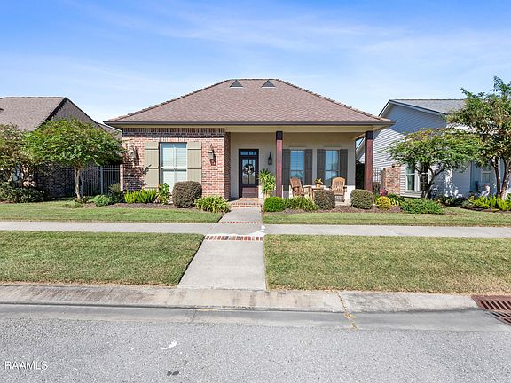 4th image of 204 Shadow Springs Dr