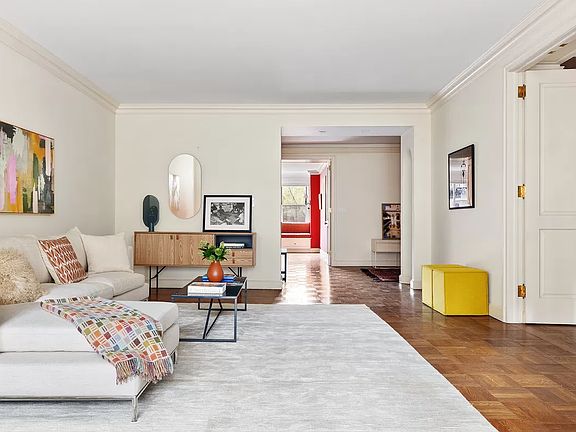 2nd image of 150 E 69th St APT 4G