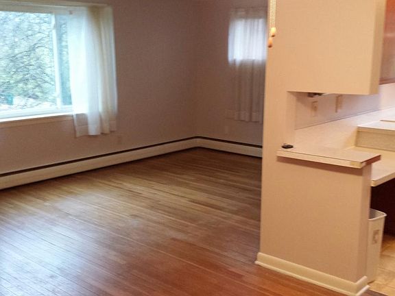 3rd image of 1267 Westcliff Ct APT C