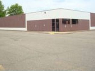 566 Wabash Ave NW, New Philadelphia, OH 44663