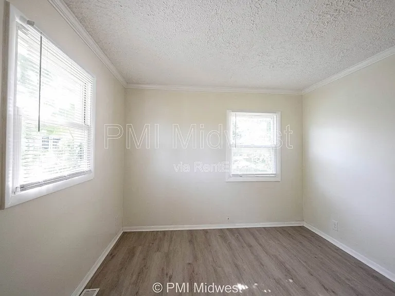 3146 Asbury St — Photo 7